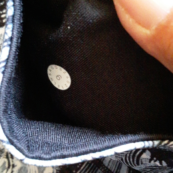 SOLD Lululemon /Firm. - Picture 5 of 5